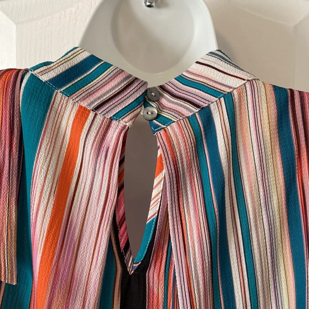 Molly Bracken Multicolor Striped Sleeveless Blouse - Picture 3 of 4
